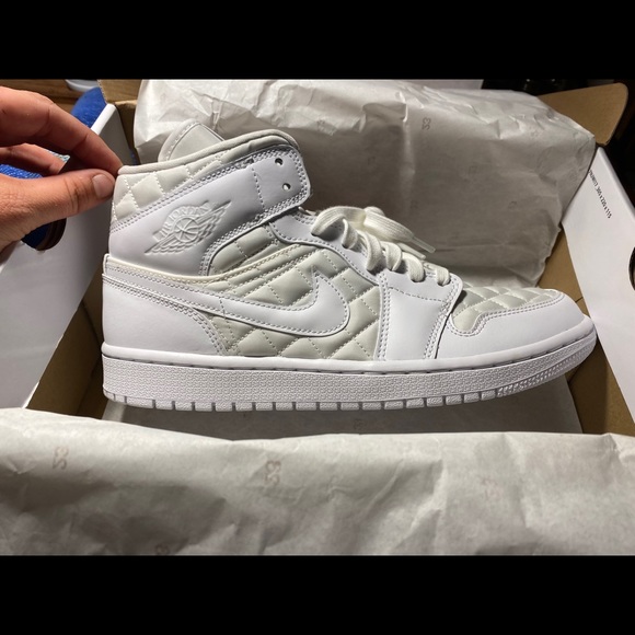 White air Jordan’s 1 mid - Picture 3 of 6